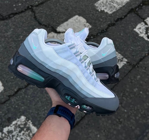 NIKE AIR MAX 95 BUBBLE GUM