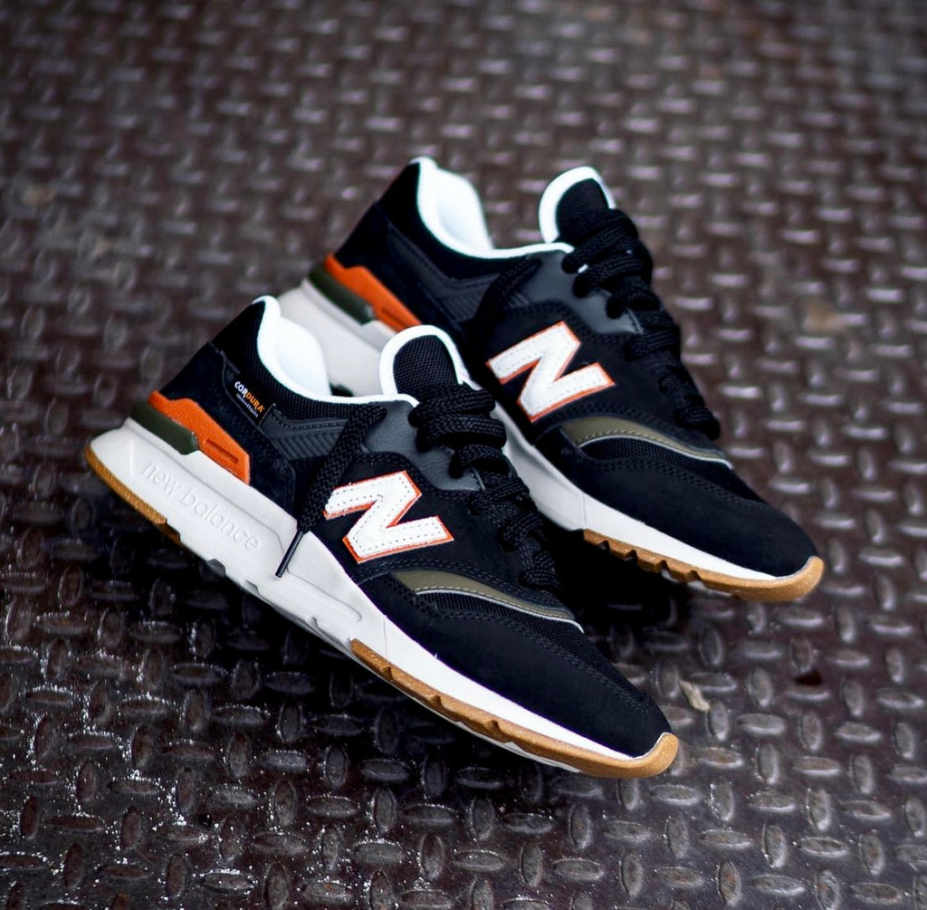 NEW BALANCE TRAINERS BLACK WHITE ORANGE GUM BOTTOM – Live-kickz