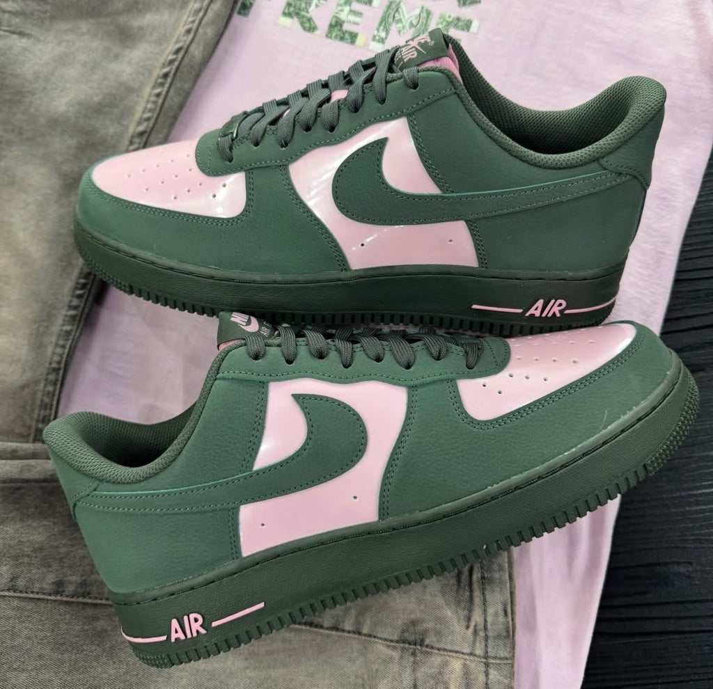 NIKE AIR FORCE 1 AKA WOMENS