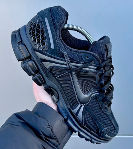 NIKE V MAX BLACKOUT