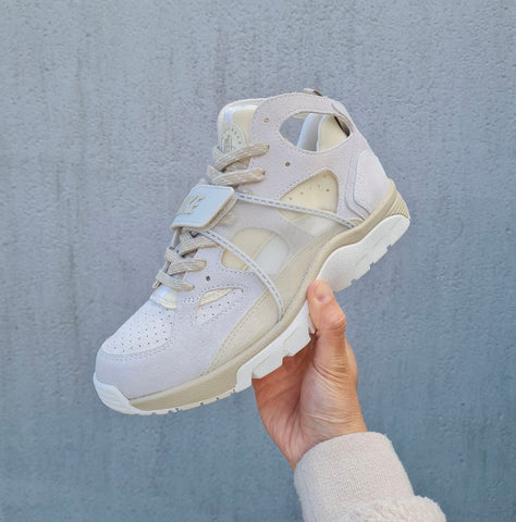 NIKE HUARACHE NUDE