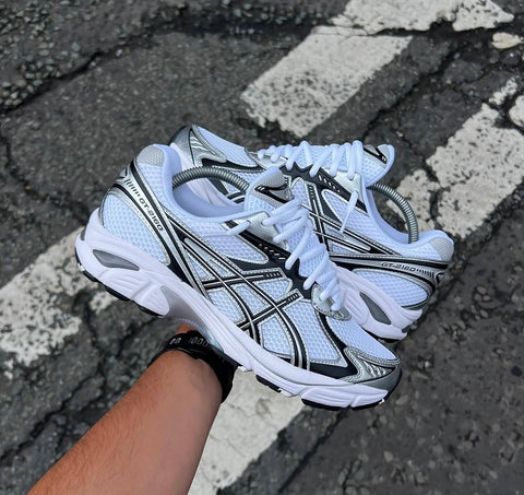 ASICS GEL RUNNERS WHITE BLACK GREY