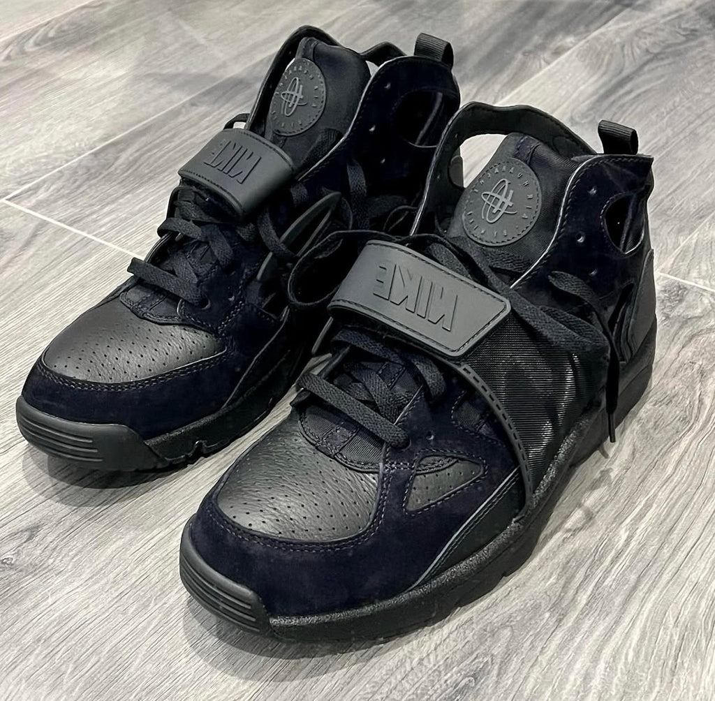 NIKE HUARACHE TRIPLE BLACK