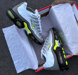NIKE AIR MAX PLUS VOLT