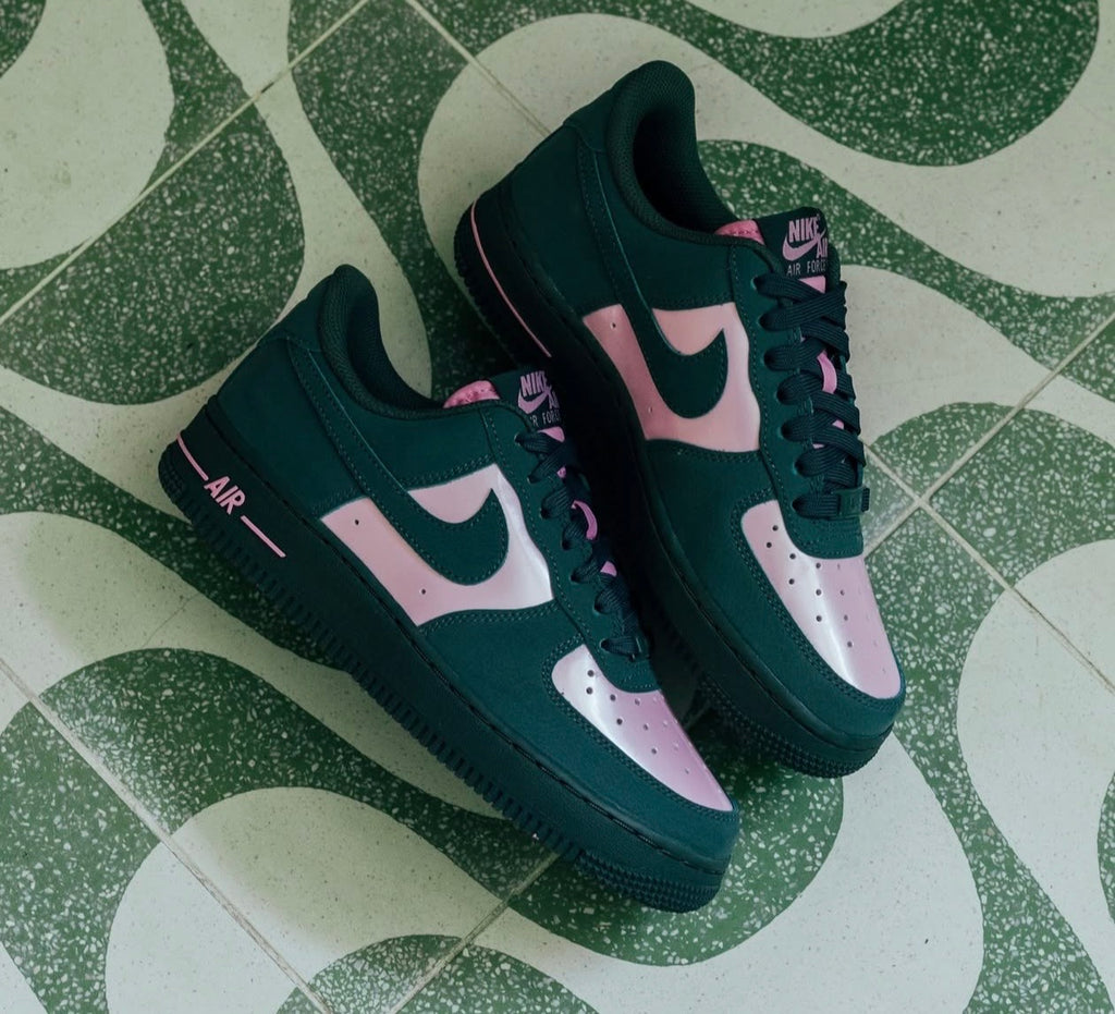 NIKE AIR FORCE 1 AKA WOMENS
