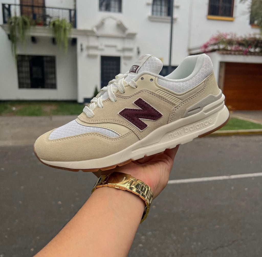 NEW BALANCE TRAINERS MAROON TAN