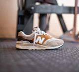 NEW BALANCE TRAINER CREAM TAN WHITE