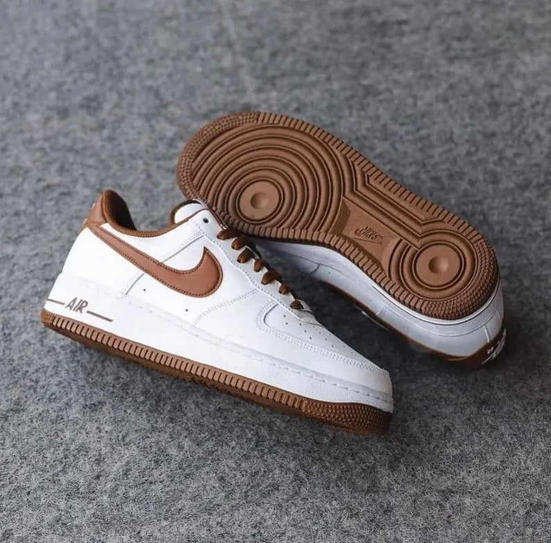 NIKE AIR FORCE 1 WHITE BROWN